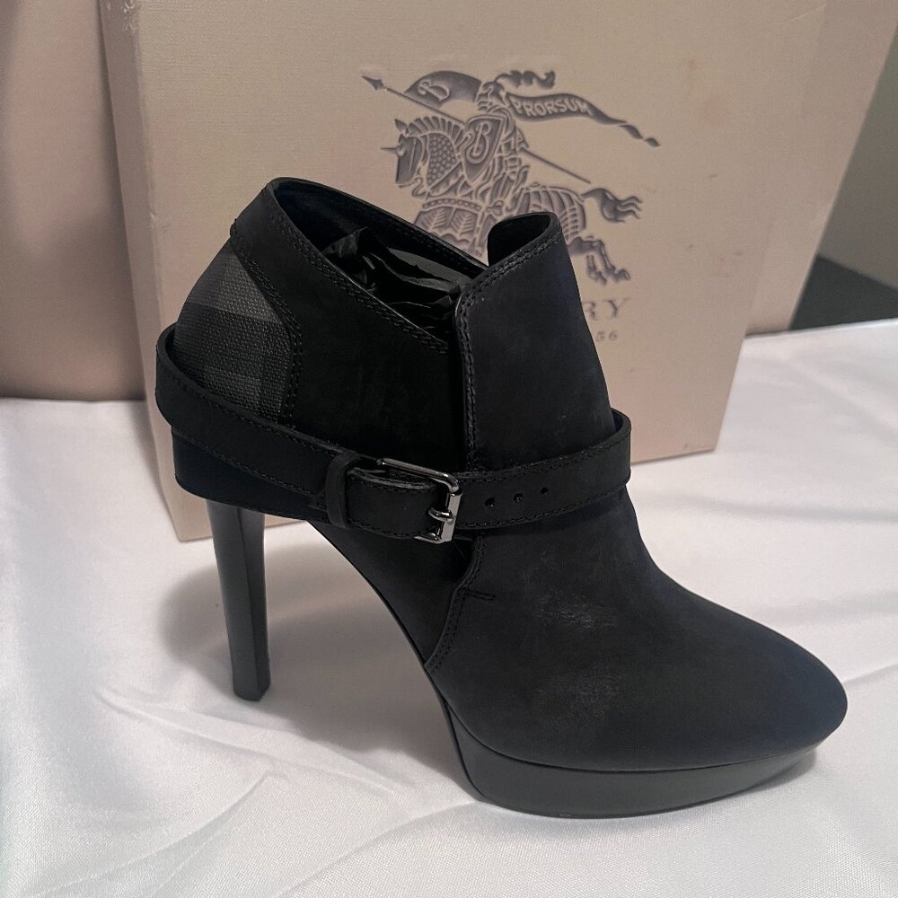 Ladies Burberry Kendall 130 Platform Shoe Boot Size: US 8.5/ EU 39